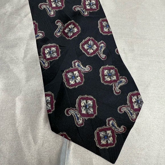 tom james Other - yApré for Tom James Vintage Men’s Navy Pattered Neck Tie 100% Silk